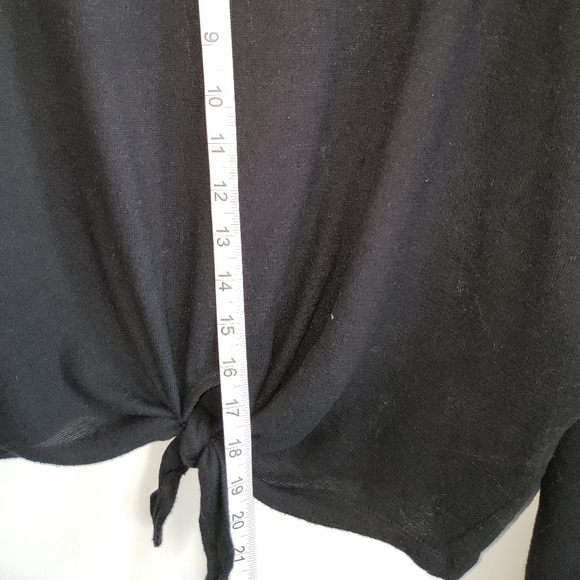 Streetwear Society black sweater tie at the front - Picture 4 of 5